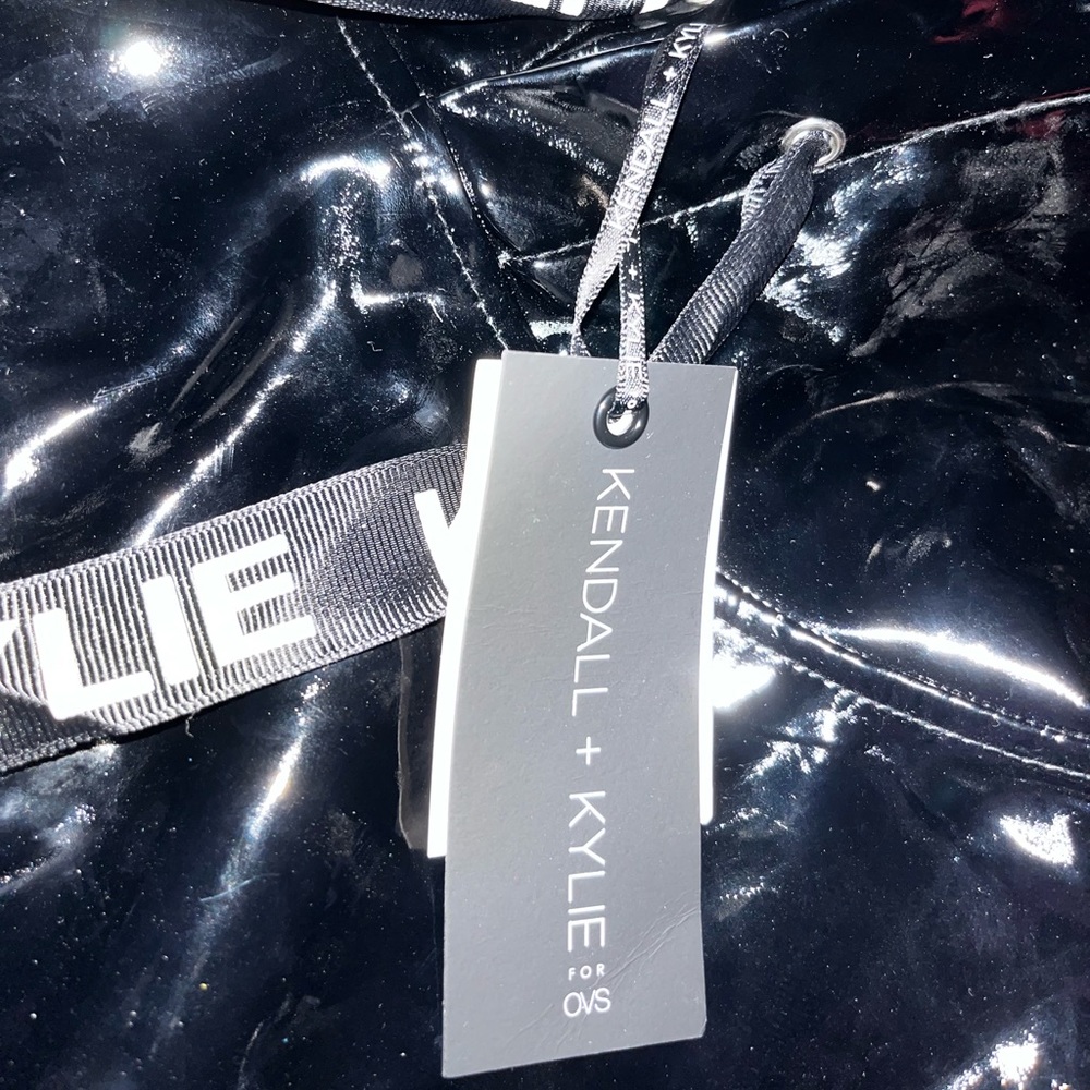 Kendall + Kylie Shiny Sweatshirt - Picture 2 of 12